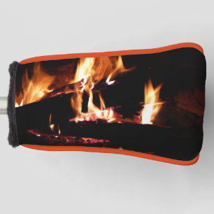 Couvre-club De Golf Logs dans la cheminée Photographie de feu chaud