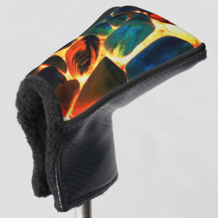 Couvre-club De Golf Sea oyster shell on red-hot volcanic lava or ember