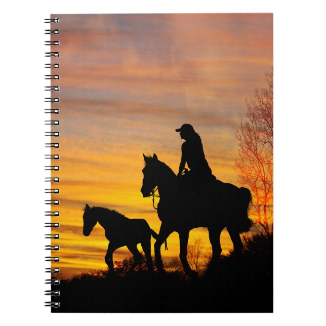 Cowgirl Sunset Horseback Ride Spiral Carnet (Devant)