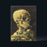 Crâne avec cigarette brûlante par Vincent van Gogh<br><div class="desc">Crâne avec Cigarette Brûlante par Vincent van Gogh est un post impressionnisme d'art vintage de peinture à vie morte. Portrait du squelette humain fumant. Grande image à utiliser pour les produits anti-tabac. Fumer tue 1 000 personnes chaque année, aider quelqu'un à arrêter de fumer aujourd'hui. Grande image pour Halloween ou...</div>