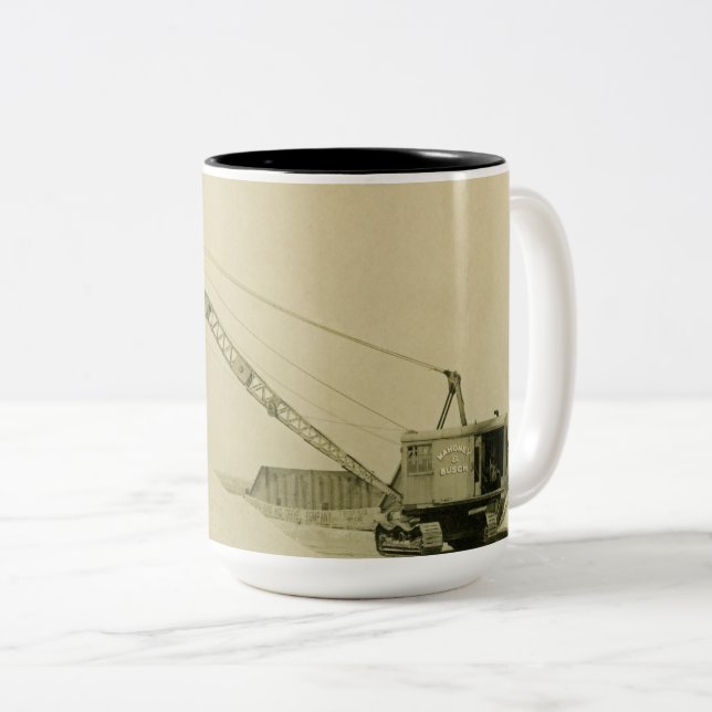 CRANE D'INGÉNIERIE DU NORD-OUEST SHOVEL MUG DÉBUT (Devant droit)