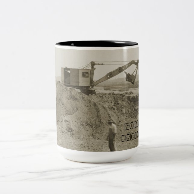 CRANE D'INGÉNIERIE DU NORD-OUEST SHOVEL MUG DÉBUT (Centre)