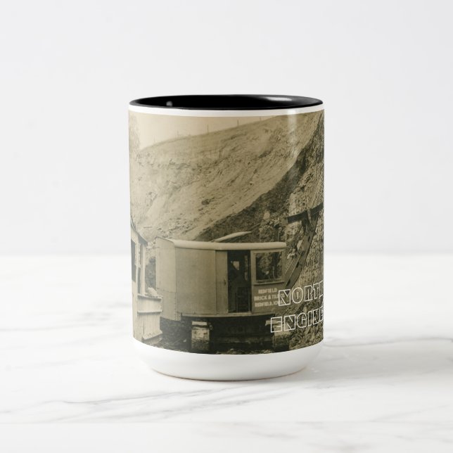 CRANE D'INGÉNIERIE DU NORD-OUEST SHOVEL MUG DÉBUT (Centre)