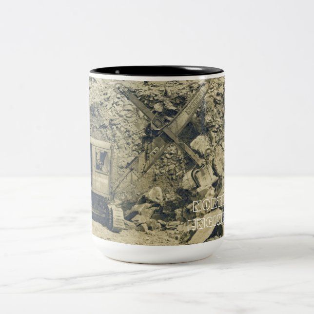 CRANE D'INGÉNIERIE DU NORD-OUEST SHOVEL MUG DÉBUT (Centre)