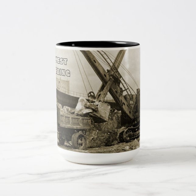 CRANE D'INGÉNIERIE DU NORD-OUEST SHOVEL MUG DÉBUT (Centre)