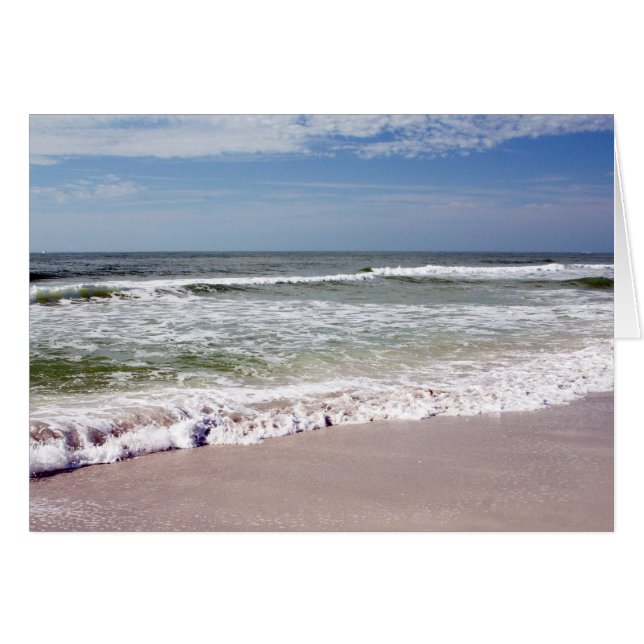Crash des vagues sur la plage de sable (Devant horizontal)