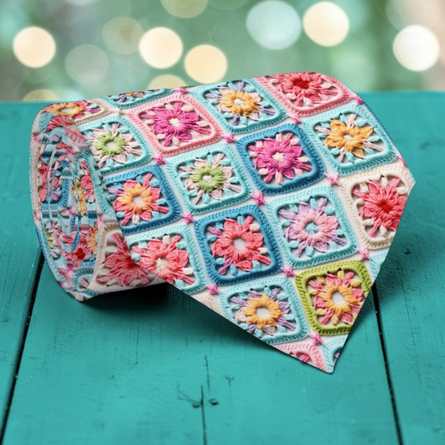 Cravate 70s Granny Square Crochet Necktie (Créateur téléchargé)