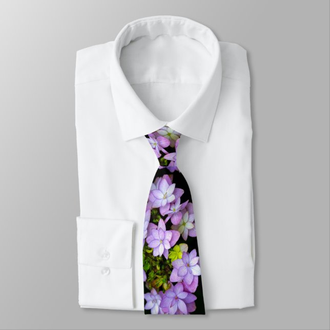 Cravate Acheter de nombreuses fleurs violettes pétalées (Attaché)