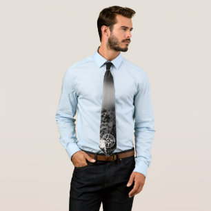 Cravate Aigle de compas monographie montagnes dramatiques