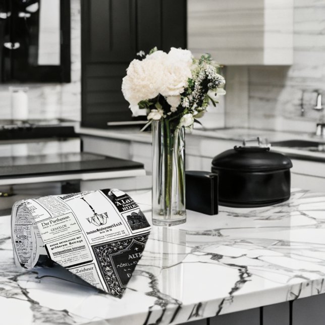 Cravate Annonces vintages de journaux allemands début 1900 (Classy Vintage German newspaper ads early 1900s Neck Tie Rolled On Marble Kitchen Counter)