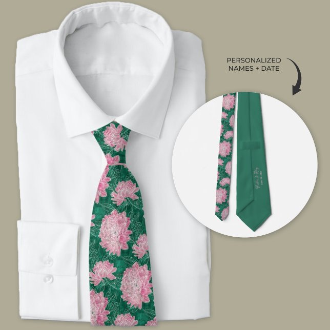 Cravate Aquarelle moderne rose Dahlia Floral (Pink watercolor dahlias on green necktie.)