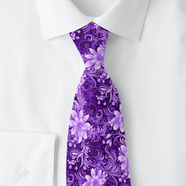 Cravate Batik floral d'aubergine (Créateur téléchargé)