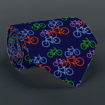 Cravate Bicyclettes lumineuses sur Motif bleu marine<br><div class="desc">Voici un cravate de nouveauté amusant qui égaye n'importe quelle chemise ou costume! Des vélos rouge, bleu, violet et vert aux couleurs vives sont disséminés dans un arrière - plan bleu marine foncé. Parfait pour tout type qui aime faire du vélo, ou juste pour s'amuser ! Cette cravate a le...</div>