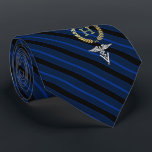 Cravate Bleu de monogramme encadré par professionnel<br><div class="desc">Une cravate personnalisée rayée bleue conçue en fonction les professionnels vétérinaires comportant le premier ou le monogramme de nom de famille à l'intérieur d'une guirlande d'or de faux.</div>