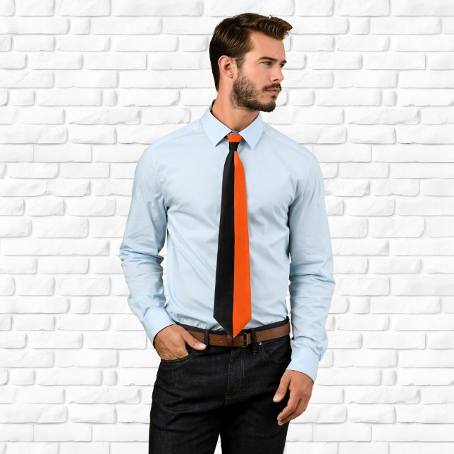 Cravate Bloque de couleur moitié orange et moitié noir (Half Orange and Half Black Colorblock Neck Tie)
