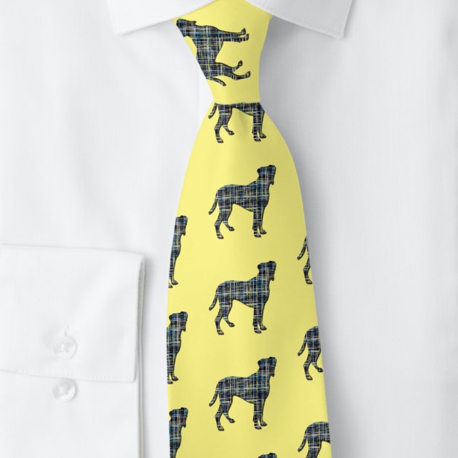 Cravate Boxer Chien jaune et bleu Grille Lignes Jaune (Boxer dog silhouette grid pattern tie on yellow background close up tie)