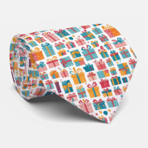 Cadeaux mignons dans des sacs et des boîtes avec m