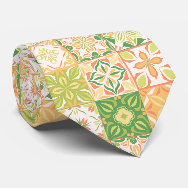 Cravate Carreaux ornés en vert et jaune (Roulé)