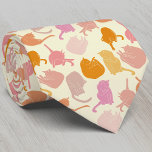 Cravate Chat moderne Motif rose orange<br><div class="desc">Fun chaton chaton moderne motif en rose et orange sur un arrière - plan crème. Art original de Nic Squirrell. Parfait pour les amoureux des animaux.</div>