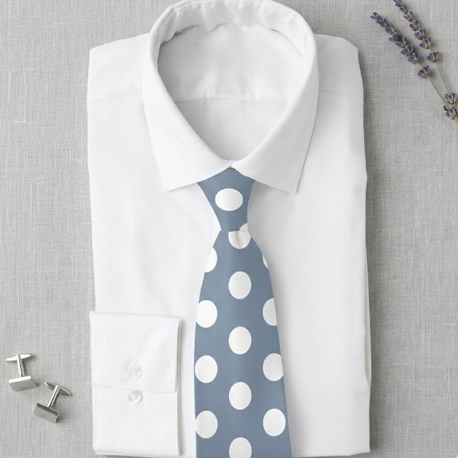 Cravate Chemise de mariage à pois bleus poussiéreux et bla (Dusty blue tie with white polka dots for your wedding.)