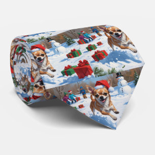 Cravate Chihuahua courant dans la neige avec un chapeau de