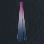 Cravate Ciel nocturne bleu et violet ombre monogramme<br><div class="desc">Dak bleu et muet violet ciel noir est une cravate parfaite pour une sortie. monogramme personnalisé en option.</div>