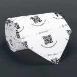 Cravate Code QR et texte personnalisé<br><div class="desc">Autocollants ronds avec votre code QR et texte personnalisé. Modifiez les polices et les couleurs,  déplacez et redimensionnez les éléments à l'aide de l'outil de conception. IMPORTANT ! VOUS DEVEZ REMPLACER LE MODÈLE DE CODE QR PAR VOTRE CODE QR !</div>