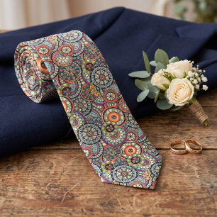 Cravate Col avec motif floral abstrait coloré