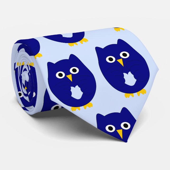 Cravate Conception de hibou bleu sur fond de couleur au ch (Roulé)
