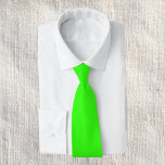 Cravate Couleur solide verte néon<br><div class="desc">Couleur solide vert néon. Une couleur vibrante et attrayante qui évoque l'énergie,  l'excitation et la croissance. Idéal pour ceux qui souhaitent faire une déclaration. Cette couleur vive et polyvalente a une ambiance moderne et pointue. Sa teinte lumineuse et énergique fera une impression durable.</div>