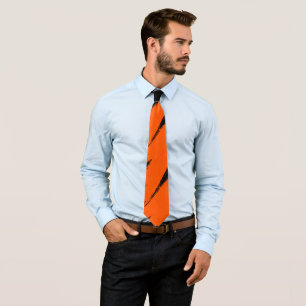Cravate Coup de pinceau orange moderne sur fond noir