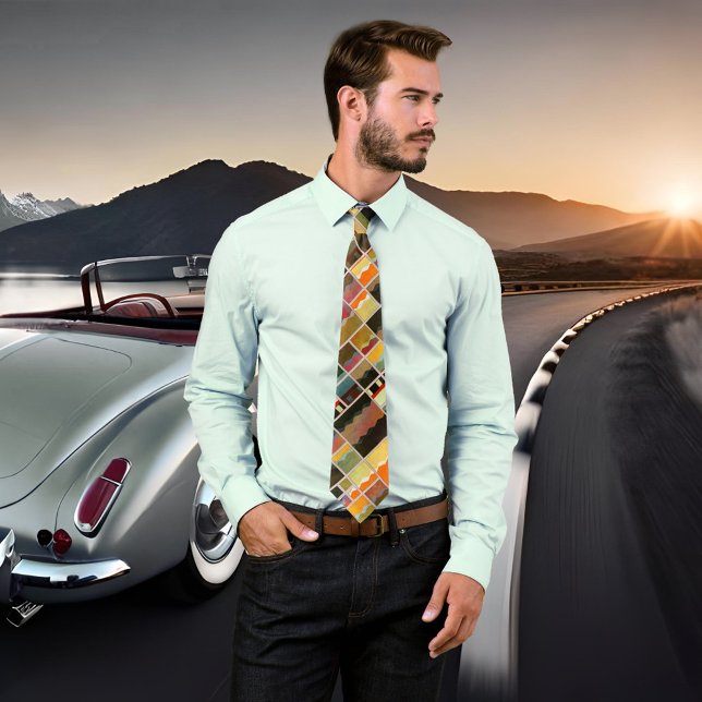 Cravate de concepteur de Motif de verre en plomb m (Tie featuring a painted geometric pattern design inspired by leaded glass.)