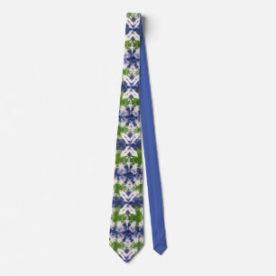 Cravate de teinture verte et bleue