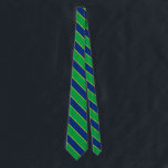 Cravate Drapeau Brésil élégant<br><div class="desc">Drapeau Brésil Cravate élégant avec les bandes diagonales aux couleurs du drapeau brésilien placé sur toute la cravate. Le design subtil et magnifique fait de cette cravate le compagnon parfait pour la chemise et un grand cadeau pour toute occasion. © 2021 PaysDuMonde</div>