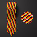 Cravate Drapeau de l'Allemagne Motif<br><div class="desc">Drapeau de l'Allemagne Motif Necktie met en évidence les couleurs nationales du pays de loin en utilisant un design habile en angle. Après un examen plus attentif,  le motif reproductible et transparent de minuscules drapeaux présente la bannière nationale du pays d'une manière esthétique et agréable.</div>