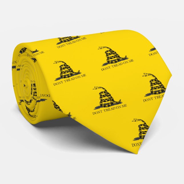 Cravate Drapeau Gadsden jaune classique Ne marchez pas sur (Roulé)