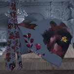 Cravate Dusty Navy Bleu Bourgogne Bordeaux Floral Mariage<br><div class="desc">Un élégant bordeau bordeau bordeaux foncé et un cravate bleu marine poussiéreux avec des flancs bordeaux et bordeaux foncés peints à l'aquarelle et une verdure contre un arrière - plan bleu marine poussiéreux. Il s'agit d'une marine bordeaux et poussiéreuse ne colorent que le cravate mariage.</div>