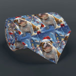 Cravate English Bulldog Winter Wonderland Christmas Joie<br><div class="desc">Ce design festif reflète l'esprit joyeux de la période des fêtes, avec un adorable petit portant un chapeau de Père Noël. Le chien est niché dans un pays des merveilles hivernales, avec un bonhomme de neige, un sapin de Noël décoré et des cadeaux joliment emballés. Les flocons de neige tombent...</div>