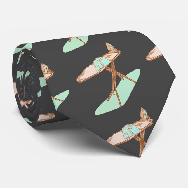 Cravate Fer et table à repasser (Roulé)