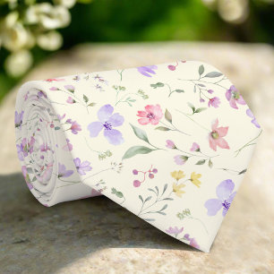 Cravate Fleur sauvage colorée sur Arrière - plan jaune cla