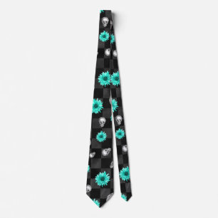 Cravate Fleurs turquoises avec des crânes sur un Checker n