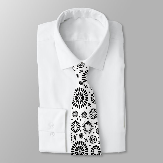 Cravate Folk Floral Fleurs Noires et Blanches Bohème Chic (Attaché)