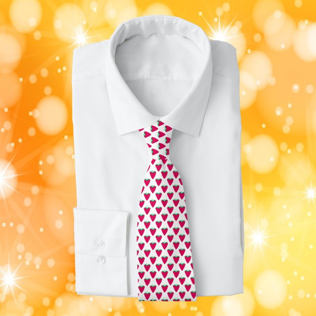 Cravate Framboises Motif de fruits à la baie rose (A tie with a pattern of pink raspberries)