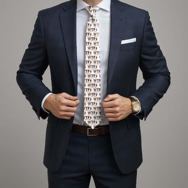 Cravate Funny WTF Wine Turkey Family Thanksgiving (Créateur téléchargé)