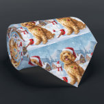 Cravate Goldendoodle Winter Wonderland Christmas Joy<br><div class="desc">Ce design festif reflète l'esprit joyeux de la période des fêtes, avec un adorable petit portant un chapeau de Père Noël. Le chien est niché dans un pays des merveilles hivernales, avec un bonhomme de neige, un sapin de Noël décoré et des cadeaux joliment emballés. Les flocons de neige tombent...</div>