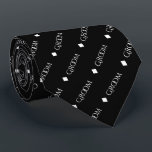 Cravate Groom - Repeating White Text on Black<br><div class="desc">This fun neck is the perfect accessoire for the groom at your wedding. Objets fonctionnels a simple yet elegant design with the word "groom" written in a decorative all capital white font, and repeating in a diagonal pattern with diamond separators on a background. Perfect for adding a unique touch to...</div>