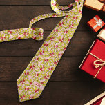 Cravate Holly Berries Initiales Festive Whimsy Noël<br><div class="desc">Ce design rétro festif présente des saints dessinés à la main et des baies sur le rose doux pour cette sensation de vacances confortable et traditionnelle avec un soupçon de fantaisie. Art original de Malissa Melrose. Ajouter des initiales pour personnaliser.</div>