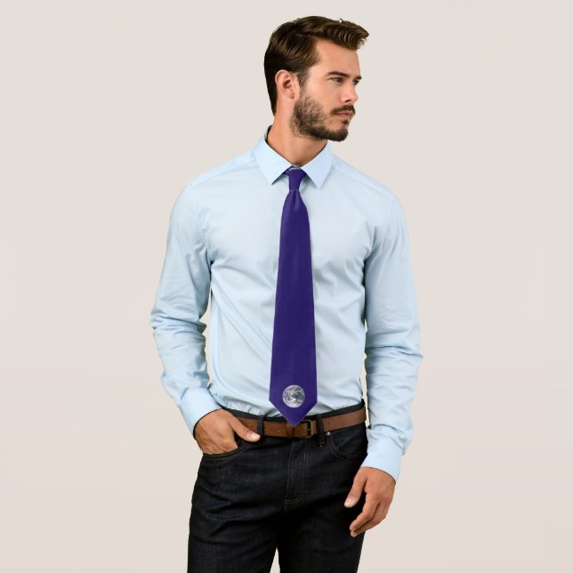 Cravate Indicateur jour des terres (En situation)