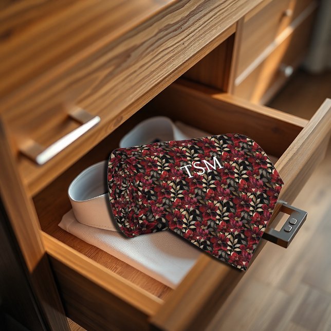 Cravate Initiales de monogramme floral robuste rouge foncé (Dark Red and Gold Rugged Floral Monogram Initials Neck Tie)