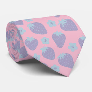 Cravate Joli motif de fraises en lilas et bleu